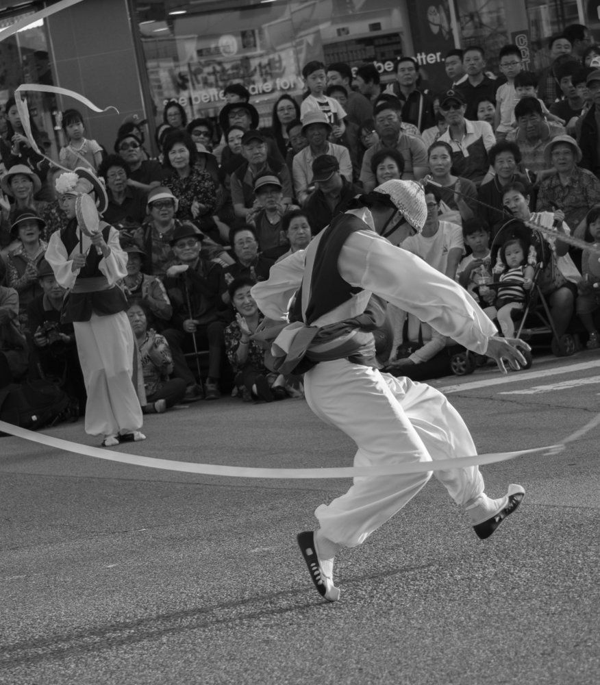 Танец с лентами