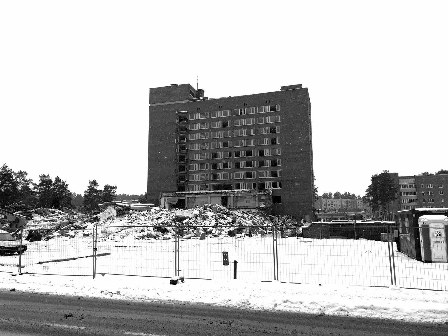 Demolition of Aukshtajtia Hotel