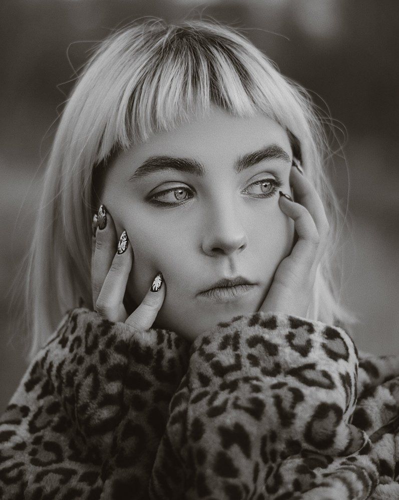 v