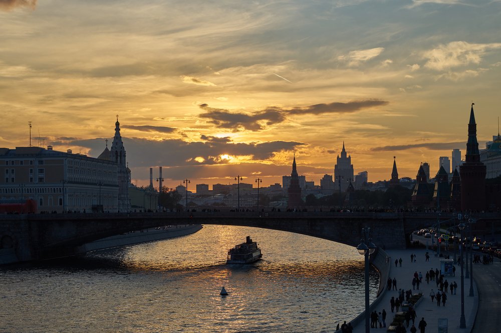 Вечерняя Москва.