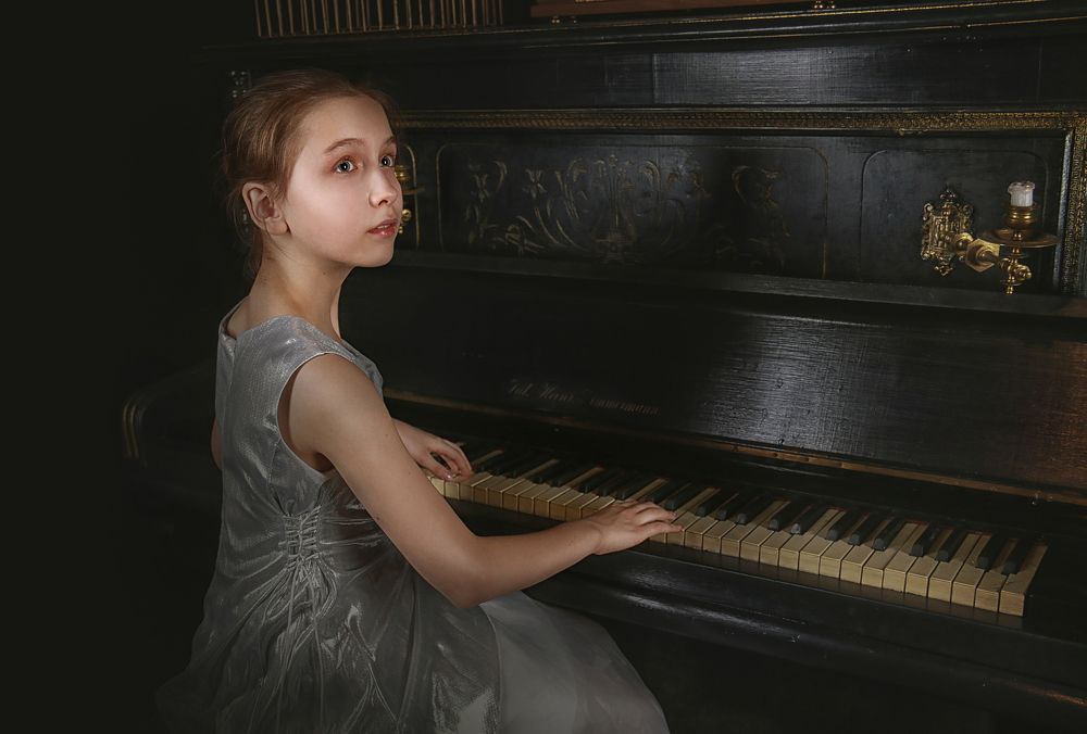 Юная пианистка