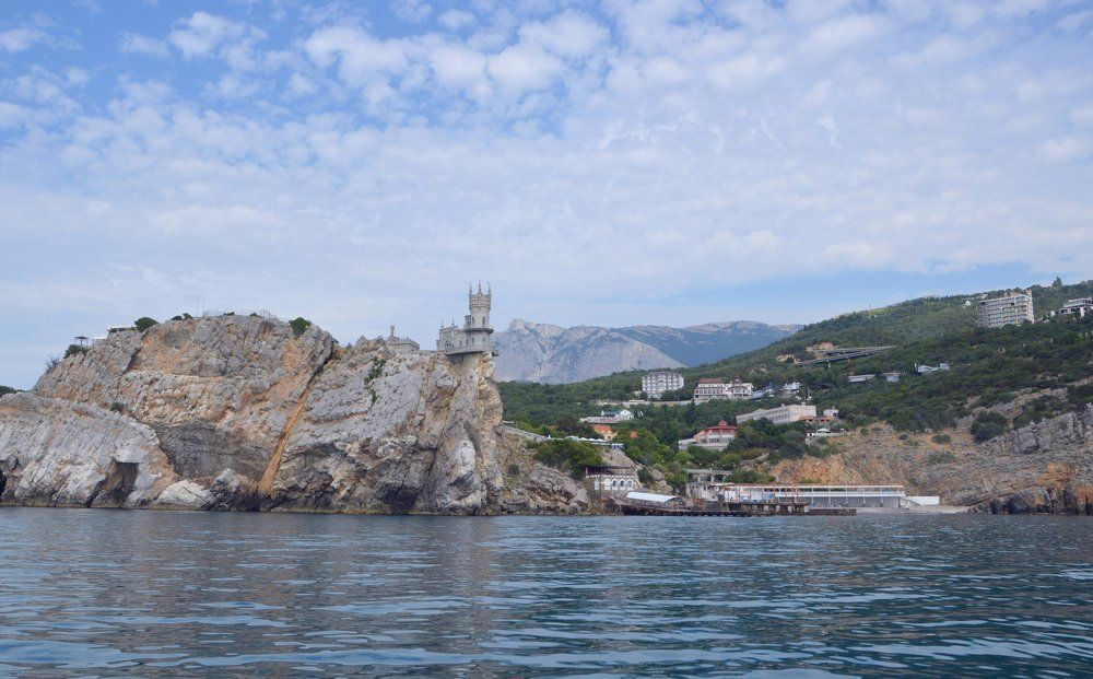 Ласточкино Гнездо.