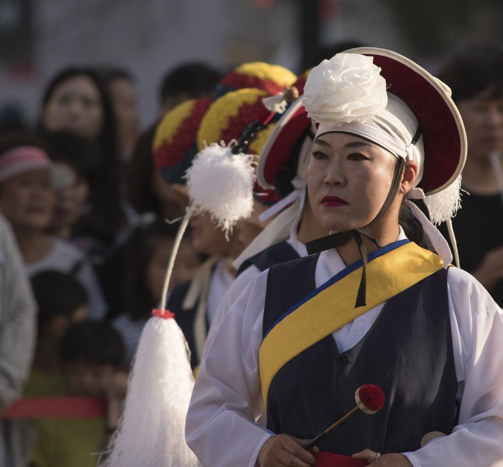 Исполнительница народных танцев