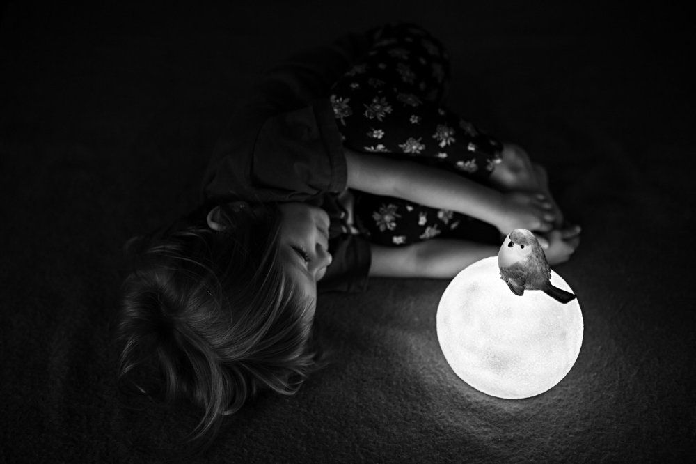 Зимним темным утром.