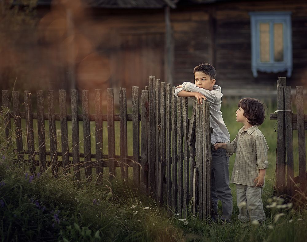 С братом в деревне
