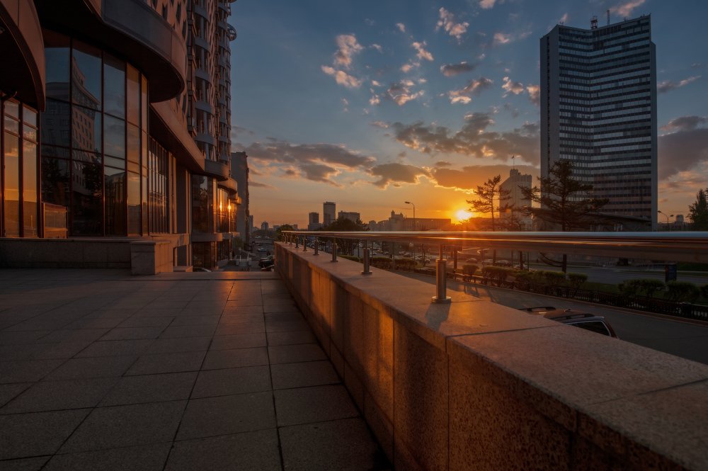 Янтарный вечер.