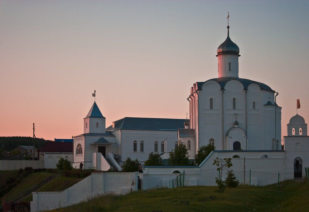 Храм на закате
