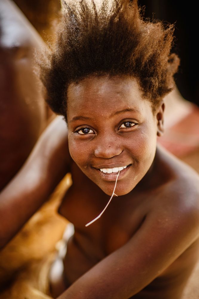 Девочка из племени Дамара.