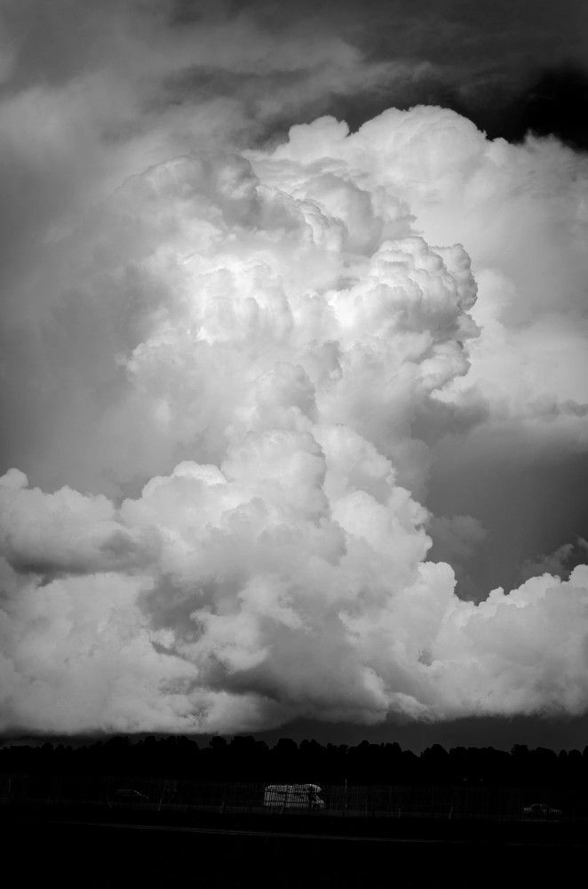 Облако над машиной.