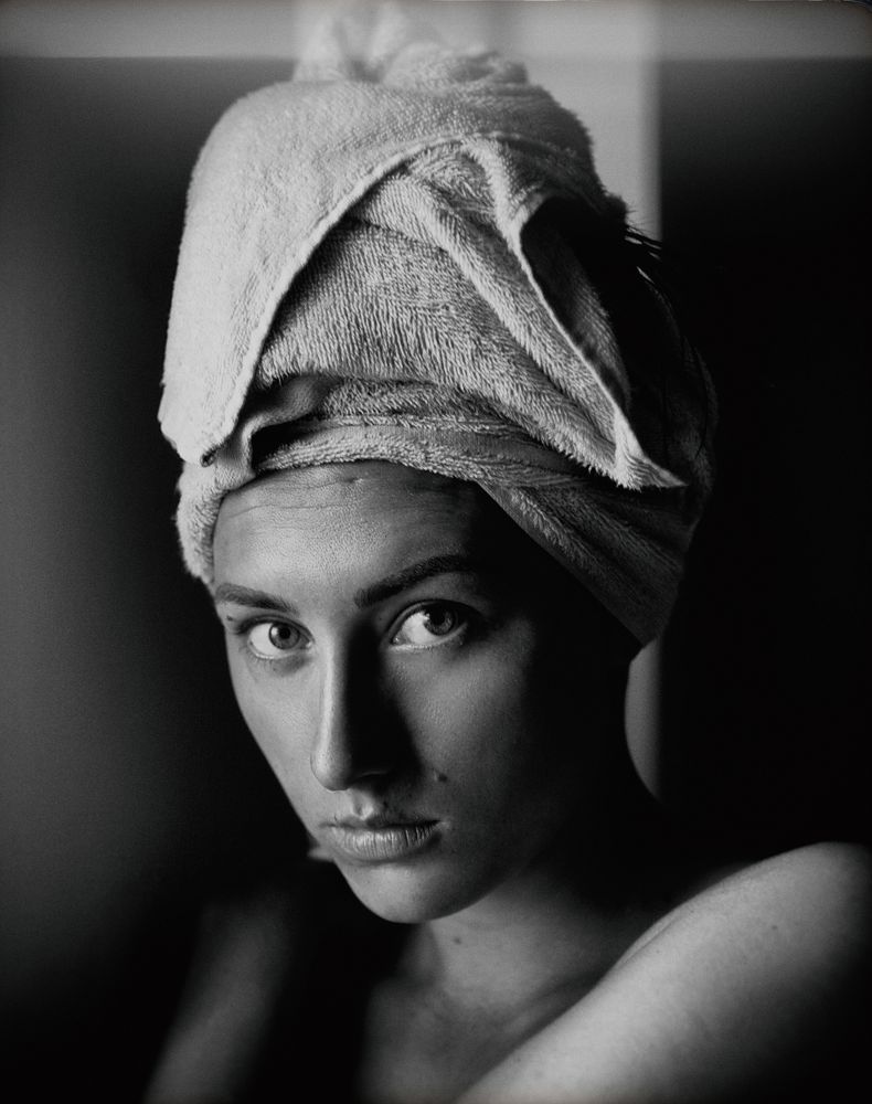 Девушка в полотенце
