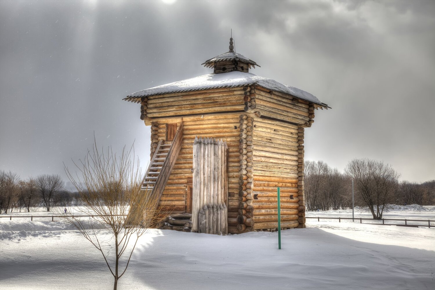 Museum of Wooden Architecture, Kolomenskoye. Tower of Bratsk Stockaded Fort. Snowfall Museum of Wooden Architecture, Kolomenskoye. Tower of Bratsk Stockaded Fort. Snowfall
