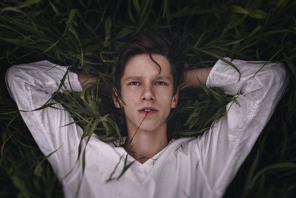 На утренней росе...