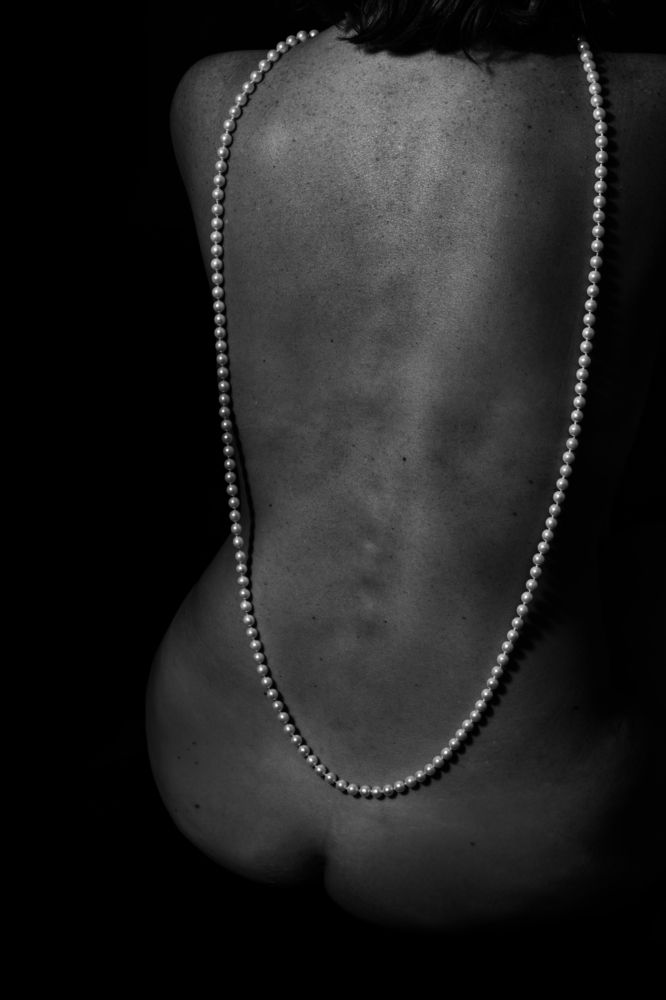 Жемчуг на женщине.