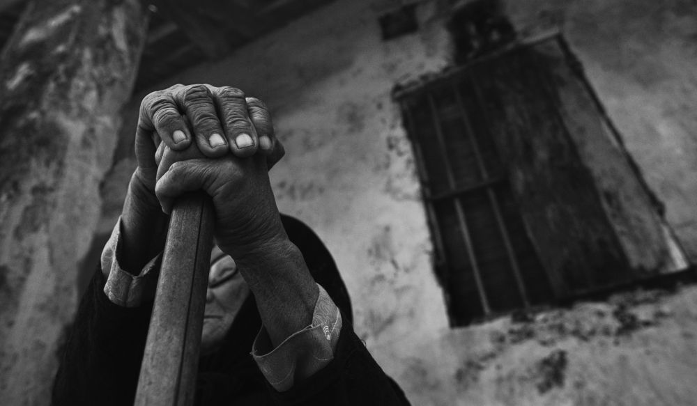 Hands and "third leg"