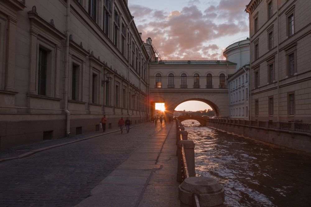 Набережная зимней канавки