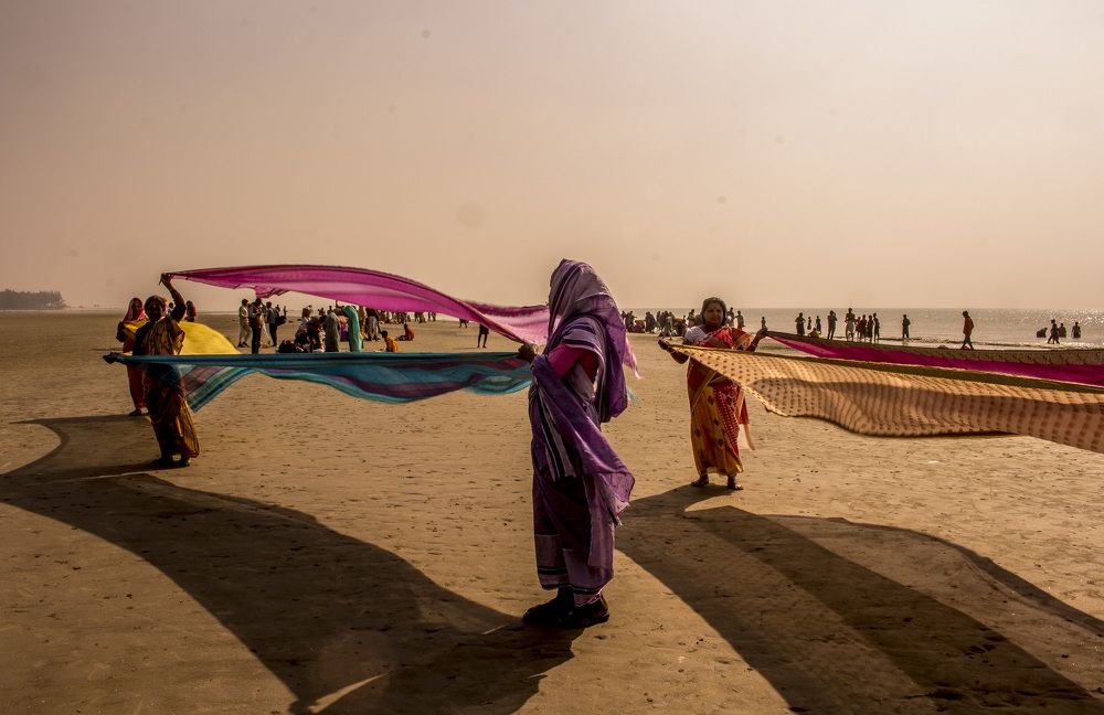 Unseen waves on the beach!