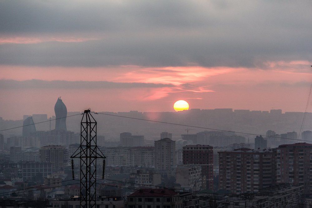 Рассвет над городом. Баку