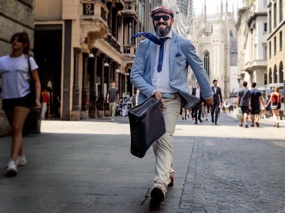 Счастливый прохожий