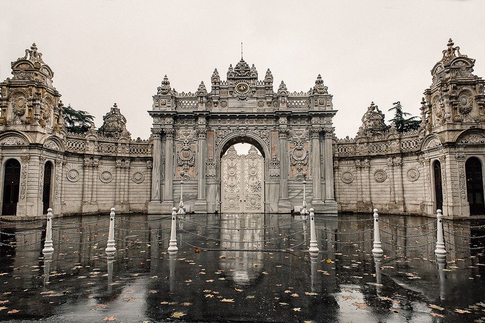 Ворота дворца Долмабахче