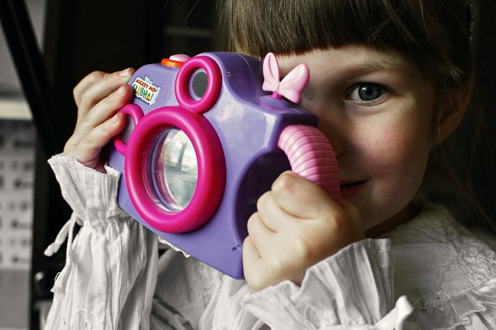 Дочь фотограф)))