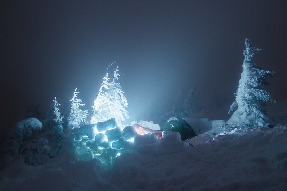 Высотный снежный отель