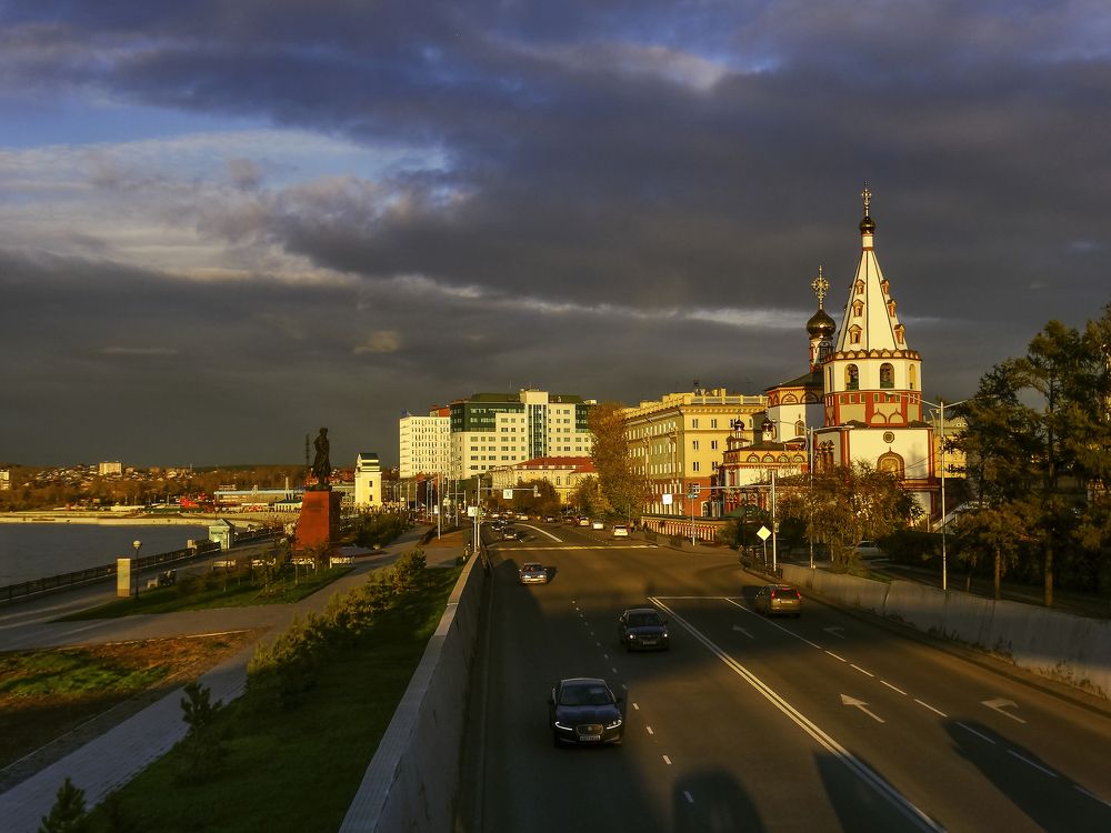 Вечер в Иркутске.