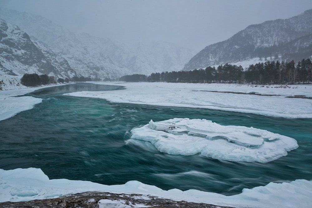 Катунь и льдина
