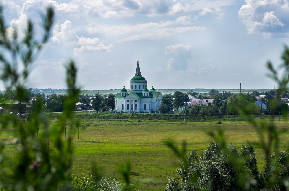Среди русской равнины