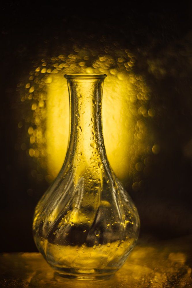 Фонтан из боке, в соседнем окне