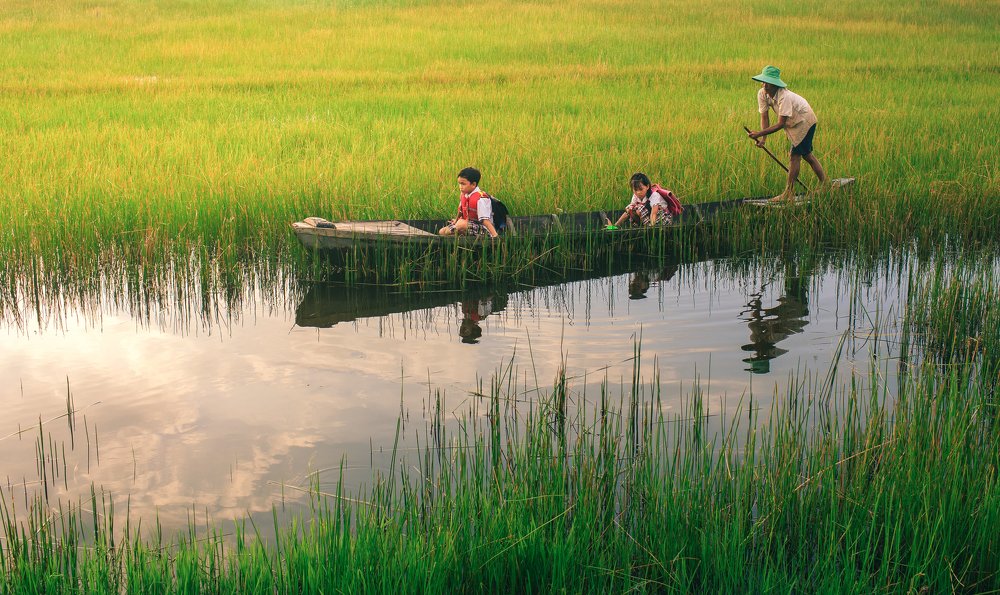 Go to school in the flood season