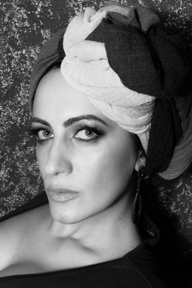 незнакомка