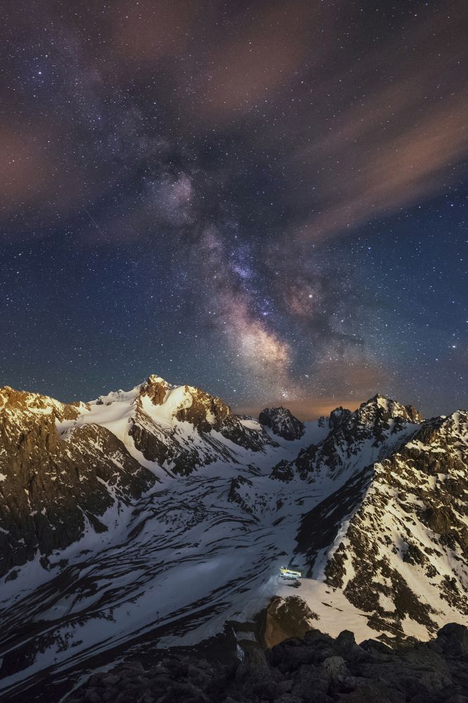 Летняя ночь над ледником Богдановича