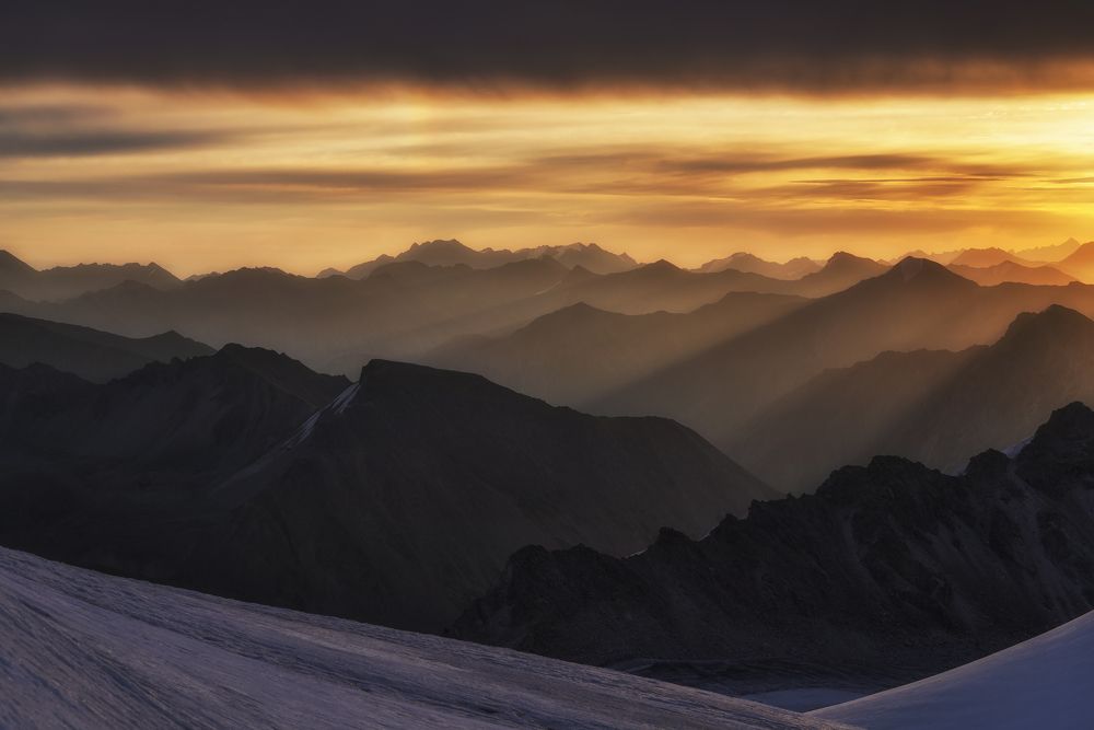 Тянь-Шань. Рассвет