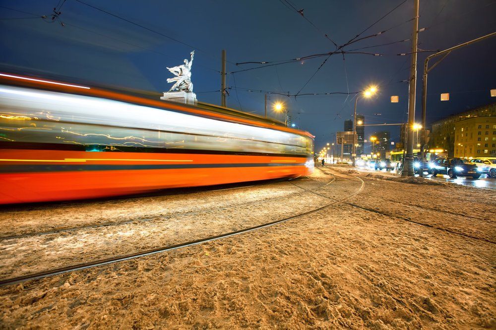 Всё в переди