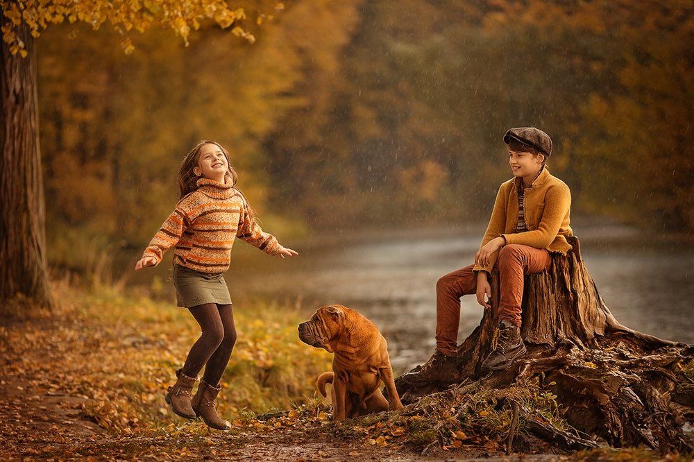 Танцы под дождем.