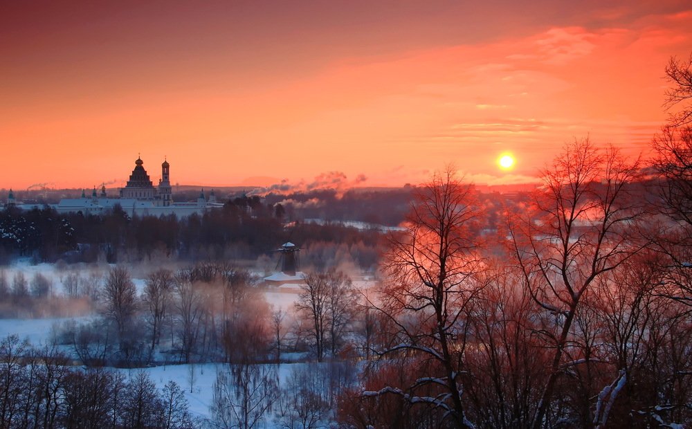 Огненный рассвет в Истре