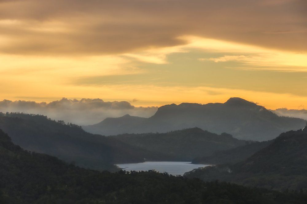 Закат в горах Шри-Ланки