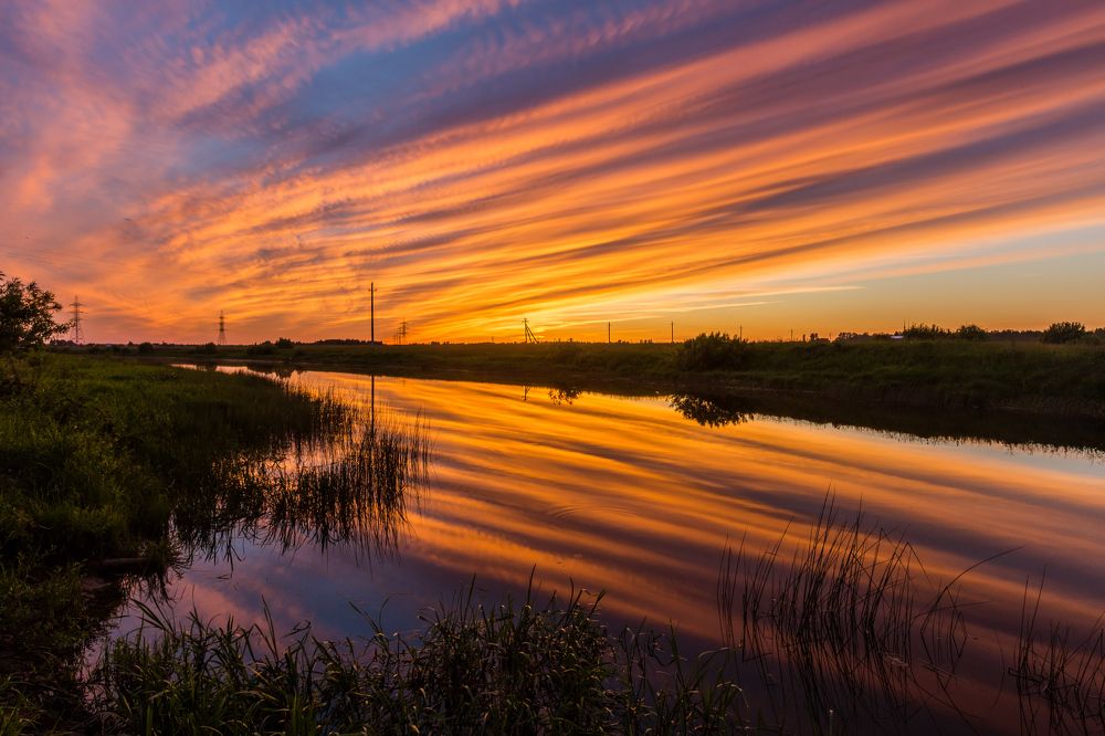 Закат над рекой