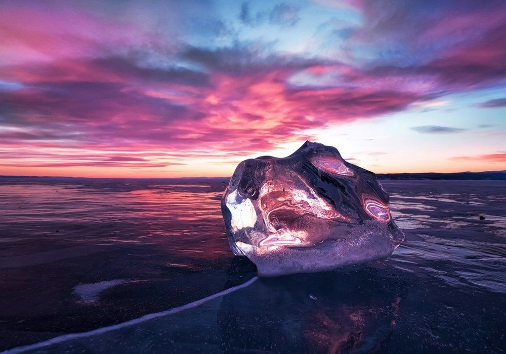 Ледяной алмаз цвета неба