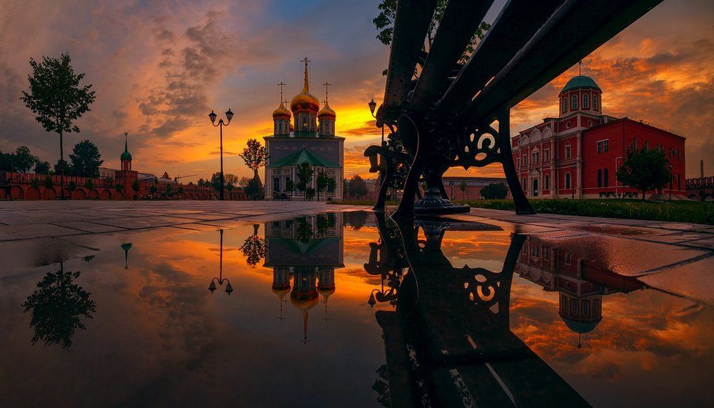 Вид из-под скамейки