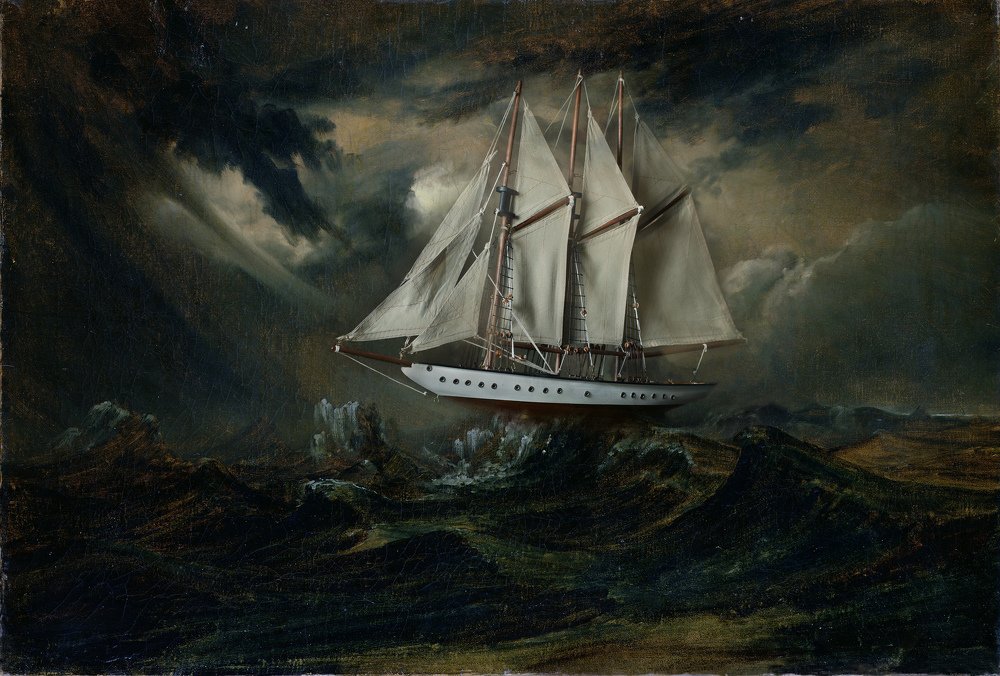 Парусник в море