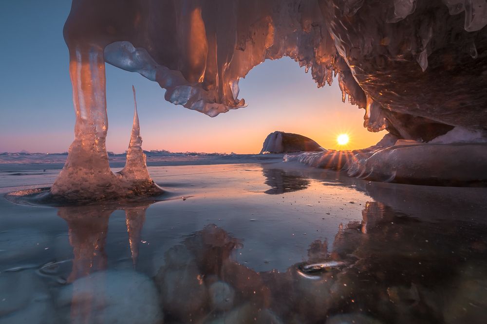 Гроты изо льда и света