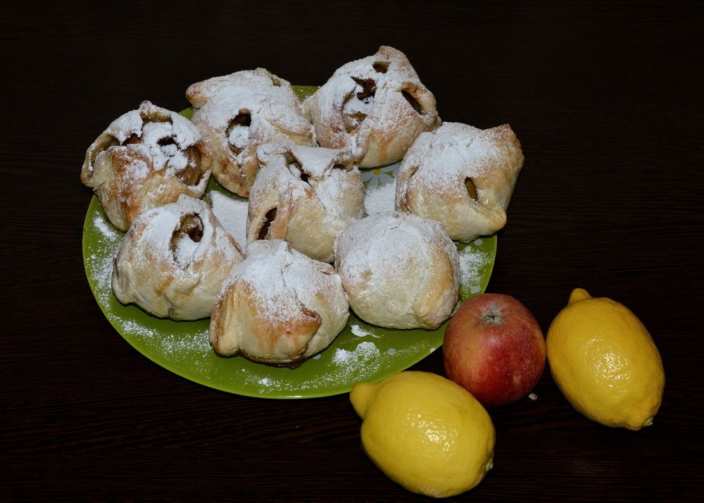 Яблоки в тесте.