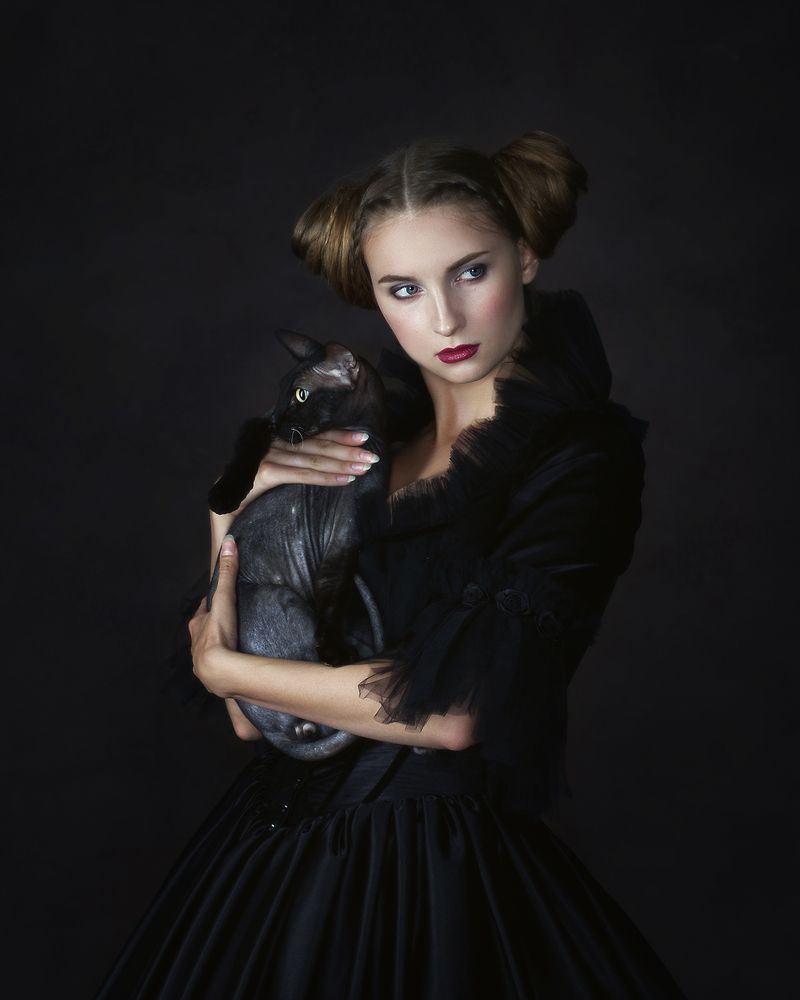 "Женщина с котом"