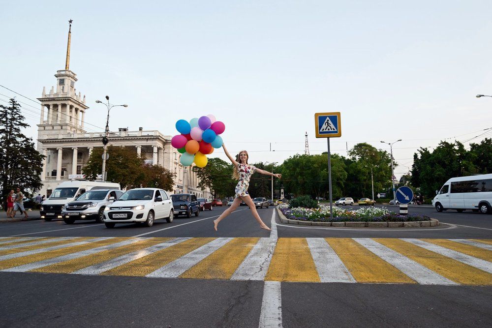 Девочка с шариками