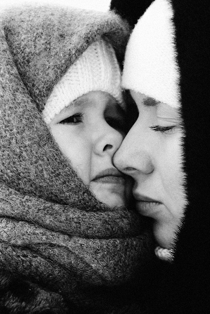 "Мама" - это понимать дочкину печаль...