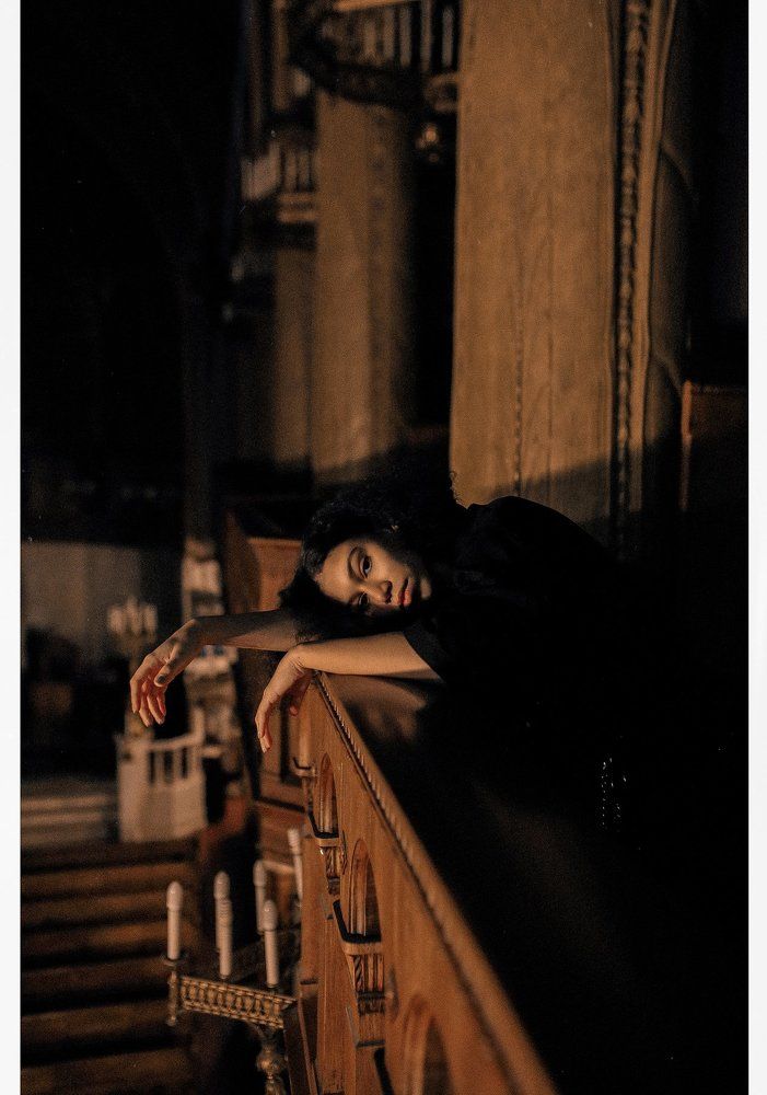 The girl in Synagogue