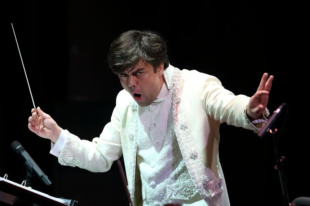 То, что я слышу... Неистовый Фабио!...