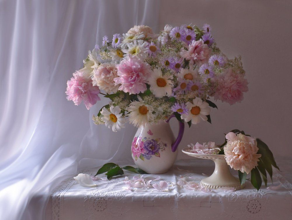 Июль уже торопится уйти за горизонт...