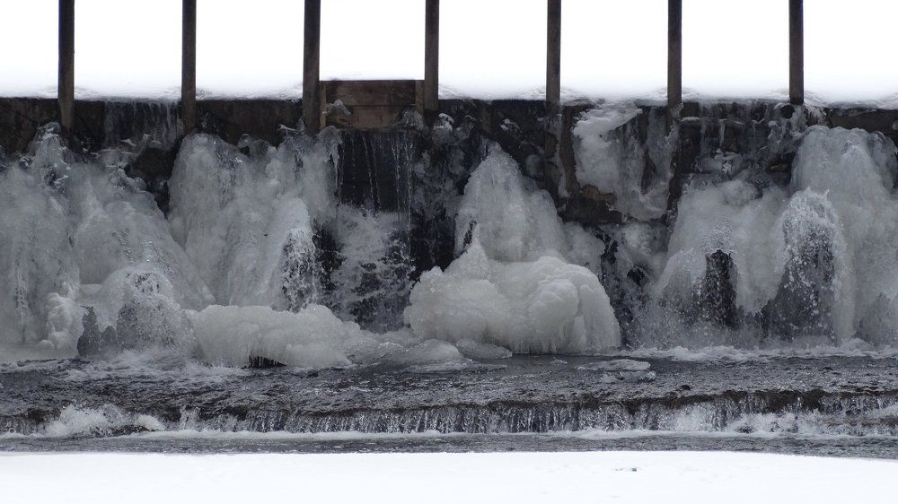 Плотина на реке Тайрук